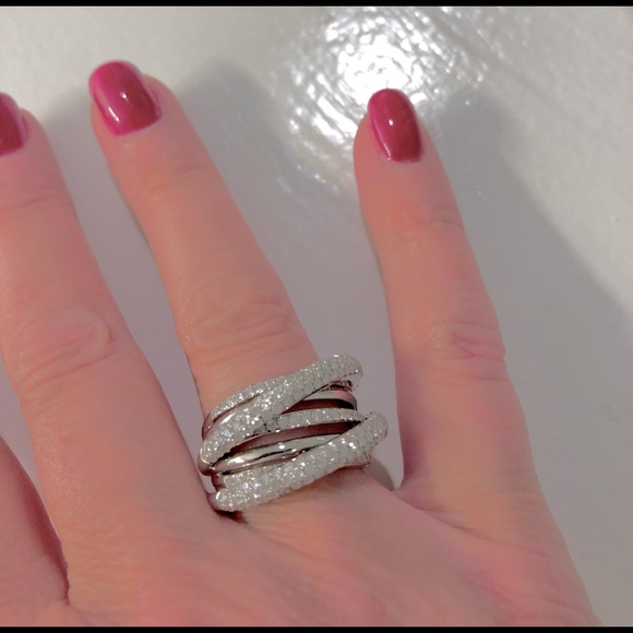 Diamonds Cocktail cross over ring - Picture 5 of 5
